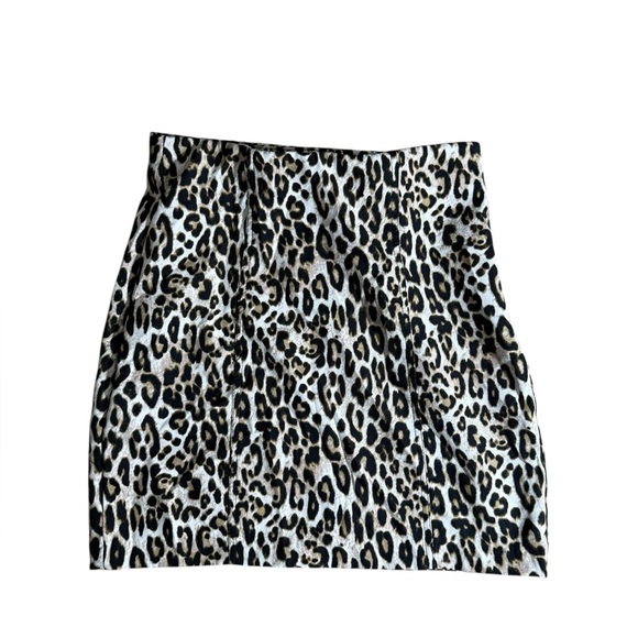 Amisu Dresses & Skirts - Amisu Cheetah Print Mini Skirt | Size 8